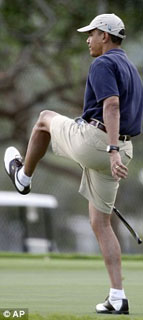 Obama plays golf at Mid-Pacific Country Club in Hawaii