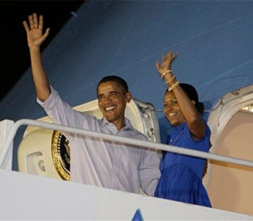 Obama leaves Hawaii on Air Force One