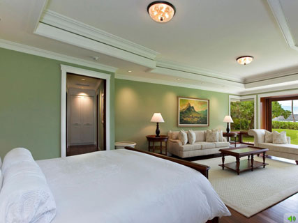 Winter White House bedroom