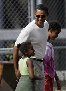 Obama Malia Sasha at Honolulu Zoo