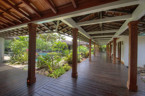 Obama Kailua rental house walkway - 2011
