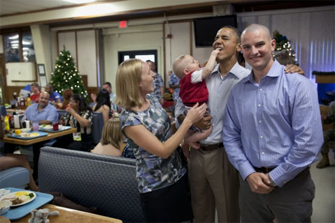 Obama visits marines on Christmas