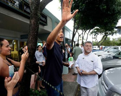 Obama at Island Snow for shave ice - 2013